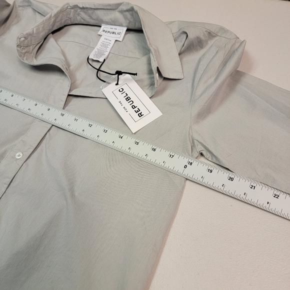 For The Republic Women's Light Gray Button Down Shirt Size XS - Picture 4 of 5